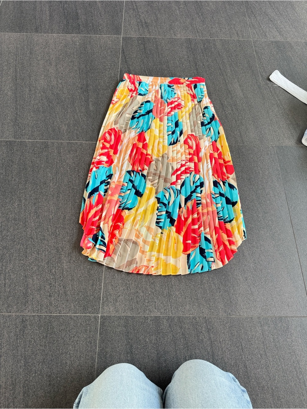 Laundry By Shelli Segal Multicolor Pleated Floral Midi Skirt